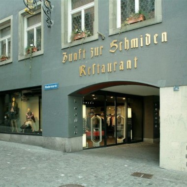 Ladeneinbau „Sisley“, Münstergasse 20, Zürich (15.Jh.); 2005