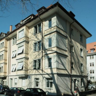 Sanierung Mehrfamilienhaus Tuggenerstr. 3, Zürich (20.Jh.); 1998